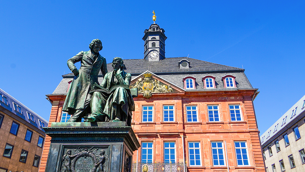 Hanau-Brueder-Grimm-Denkmal